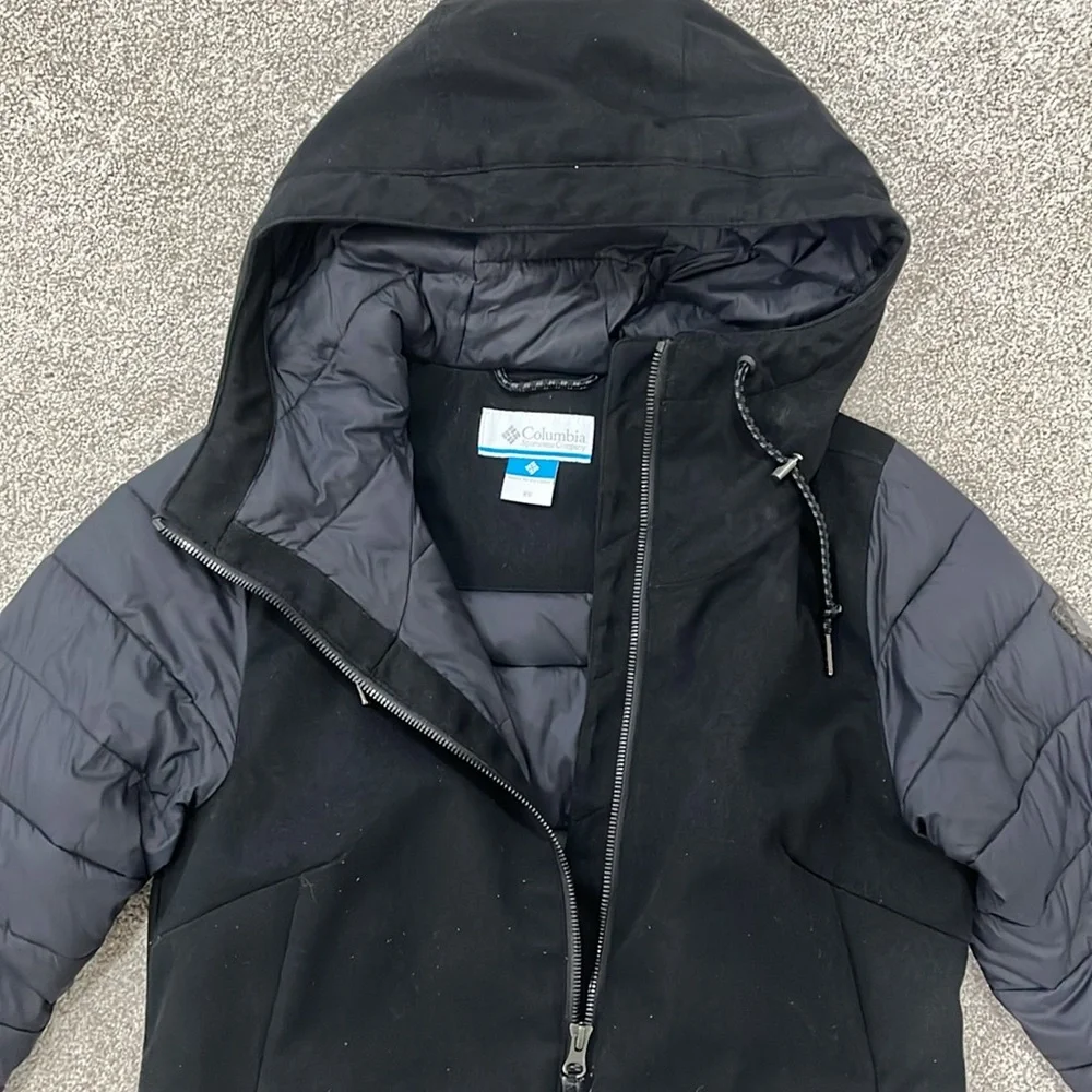 Columbia Black Hooded Winter Jacket - Picture 2 of 8